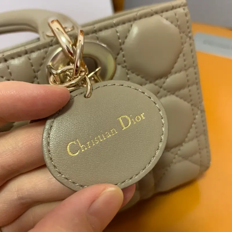 ML270 4 High Quality Bags - Image 11