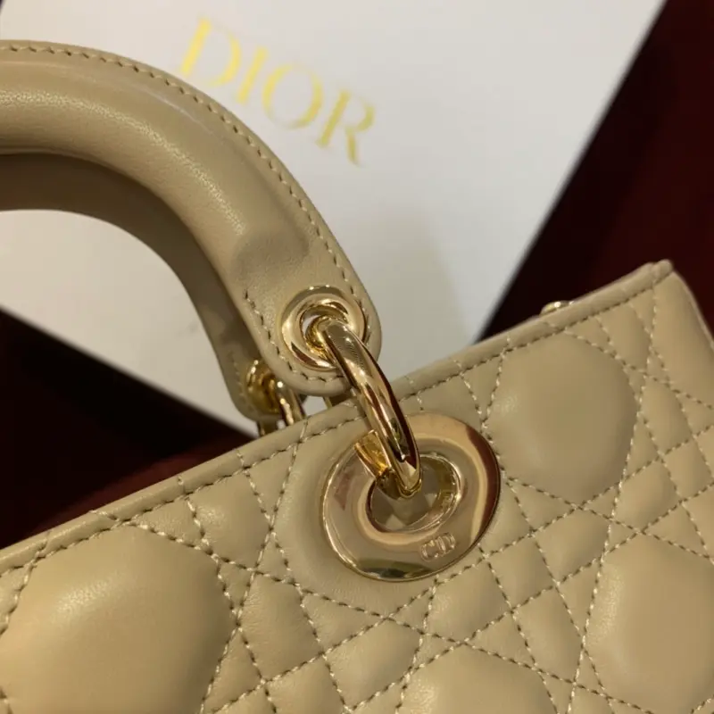 ML16 2 High Quality Bags - Image 4