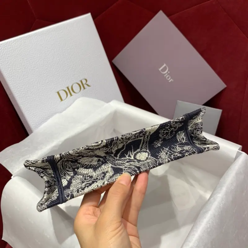 ML8 1 High Quality Bags - Image 7