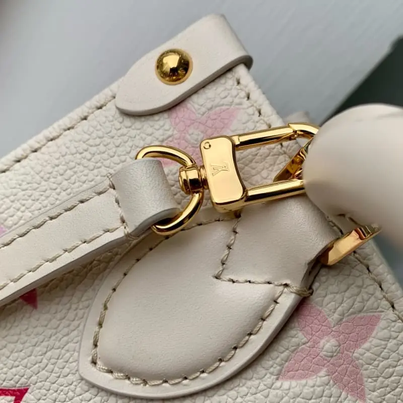 M47115 HH60 18x15x8.5cm High Quality Bags - Image 5