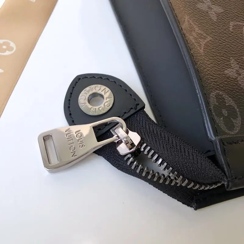 M61692 26x20x5cm High Quality Bags - Image 4