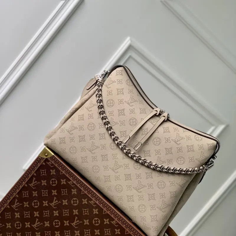 M24133 32x29x13cm High Quality Bags - Image 3