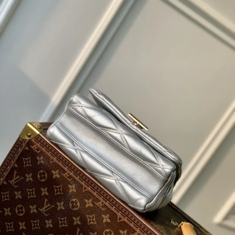 M22891 23x16x10cm High Quality Bags - Image 4