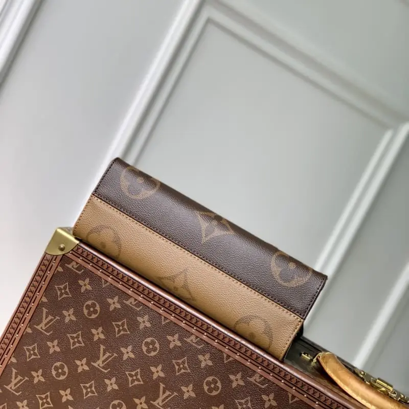 M14236 13x10x25cm High Quality Bags - Image 4