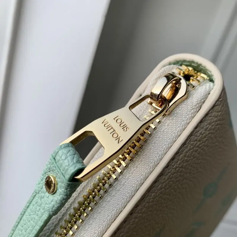 M69794 S3 19x10.5x2.5cm High Quality Bags - Image 4