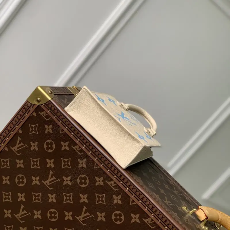 M69442 14x17x5.5cm High Quality Bags - Image 4