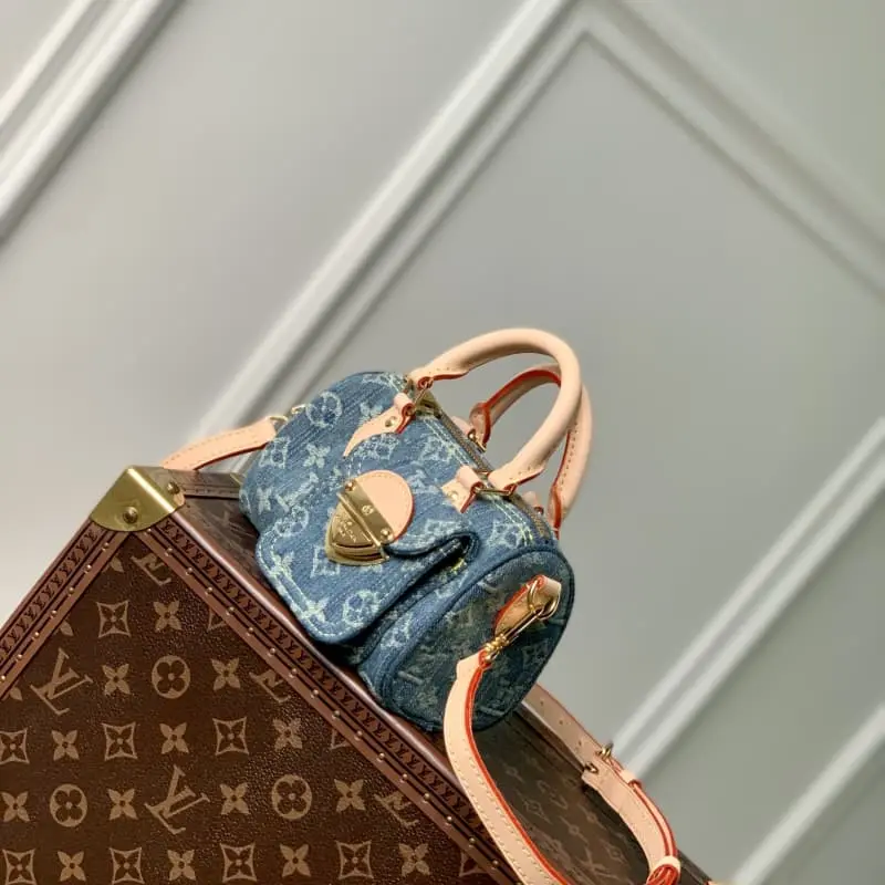 M82950 16x10x7.5cm High Quality Bags - Image 4