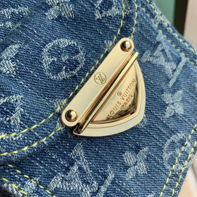 M82948 blue denim 14x18x2.7cm High Quality Bags - Image 4