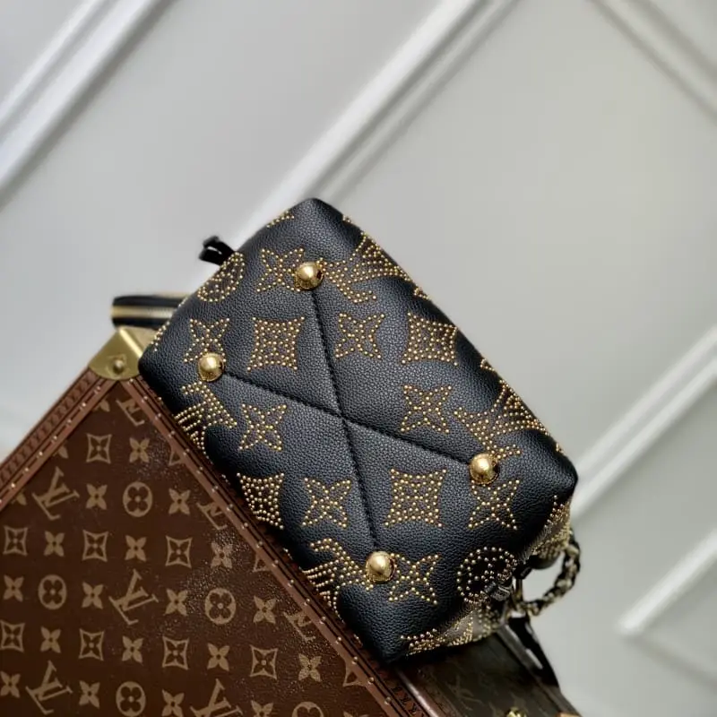 M23392 19x22x14cm High Quality Bags - Image 4