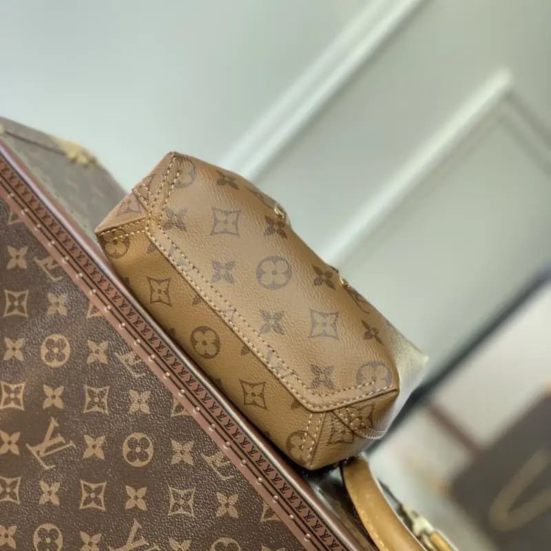 M46816 17x17x7cm High Quality Bags - Image 4