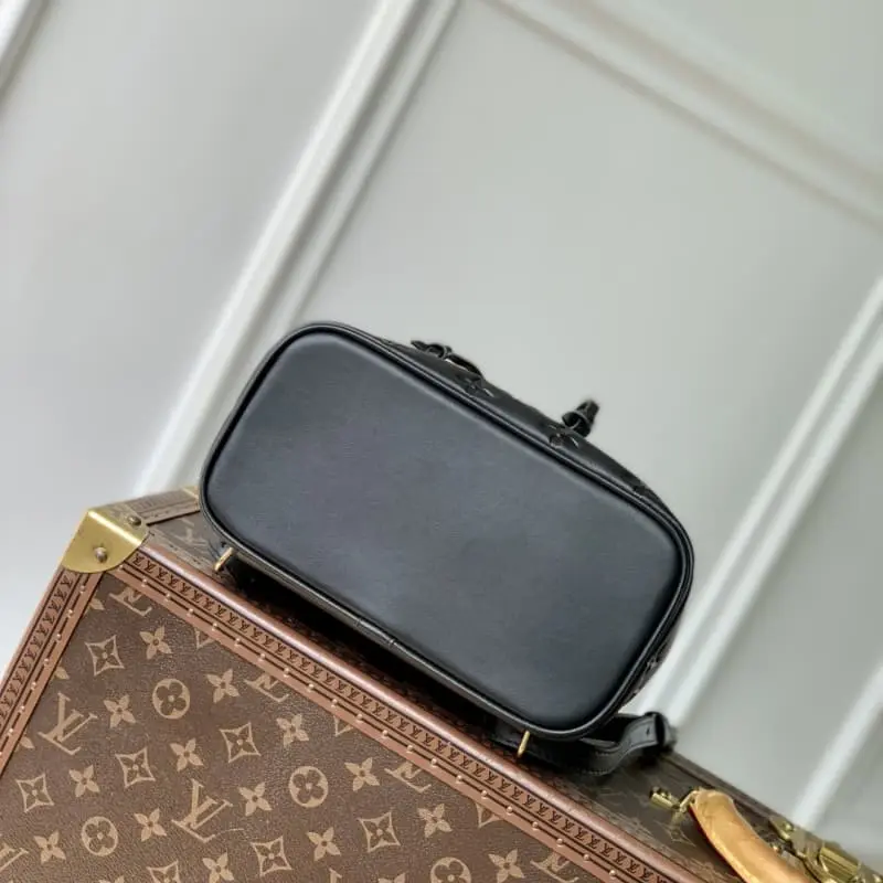 M13357 26x10x21cm High Quality Bags - Image 4