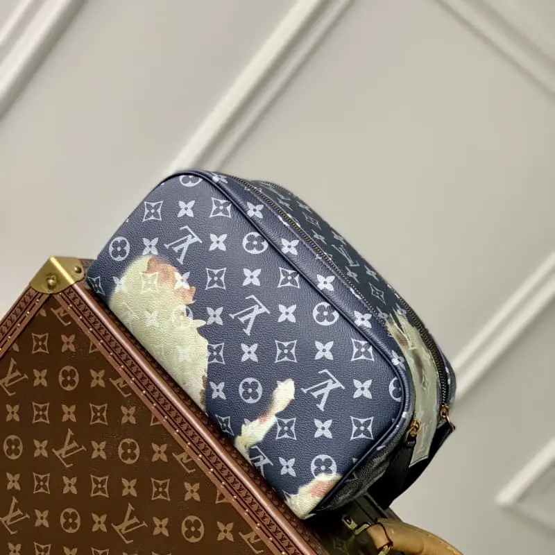 M46696 Flame 28x15x16.5cm High Quality Bags - Image 2