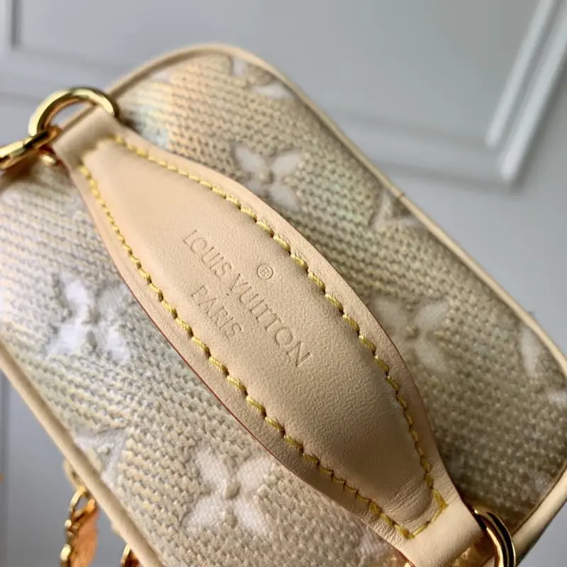 M82467 Gold 11x10x8cm High Quality Bags - Image 4