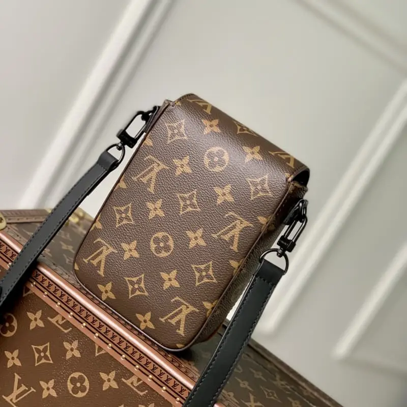 M81522 Presbyopia with leather 12x19x7cm High Quality Bags - Image 4