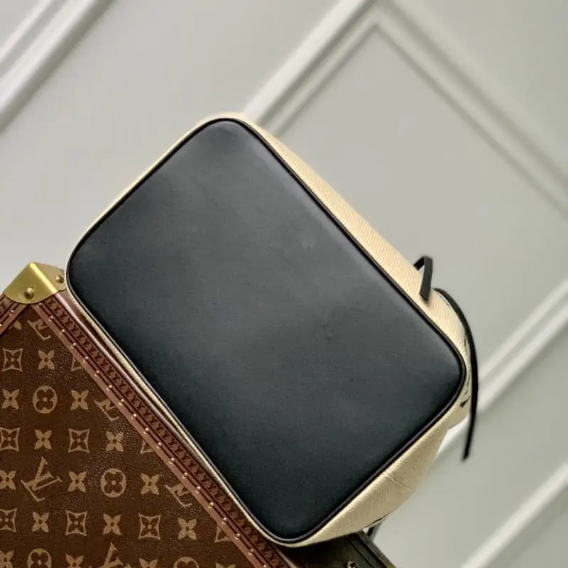 M23080g 26x26x17.5cm High Quality Bags - Image 4