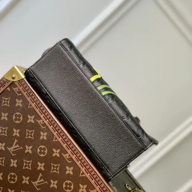 M21732 Black Flowers 25x19x11.5cm High Quality Bags - Image 4