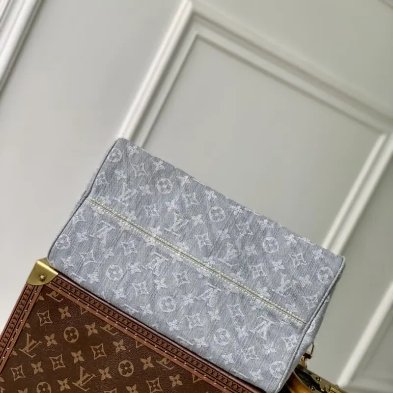 M13344 21x17x30cm High Quality Bags - Image 4