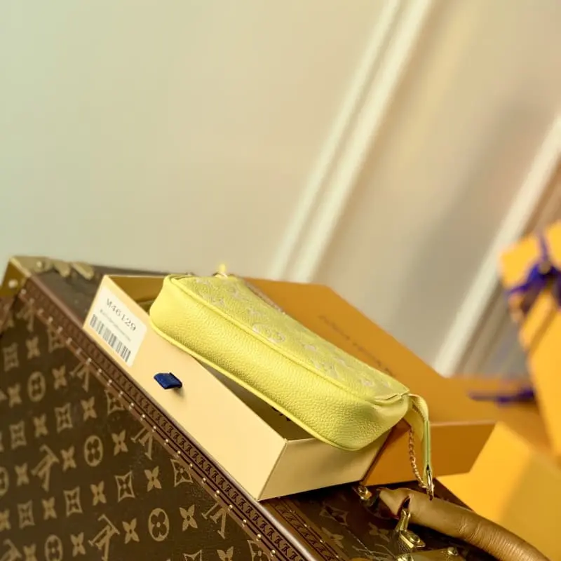 M46129 15.5x10.5x4cm High Quality Bags - Image 4