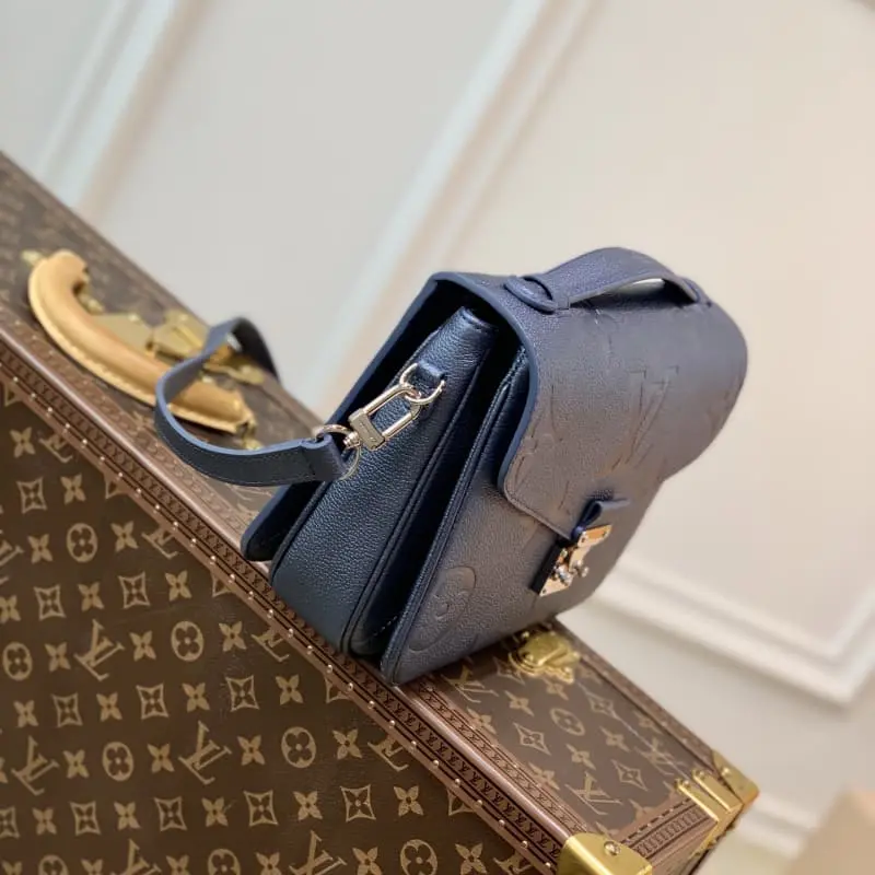 M59211 25x19x7cm High Quality Bags - Image 3