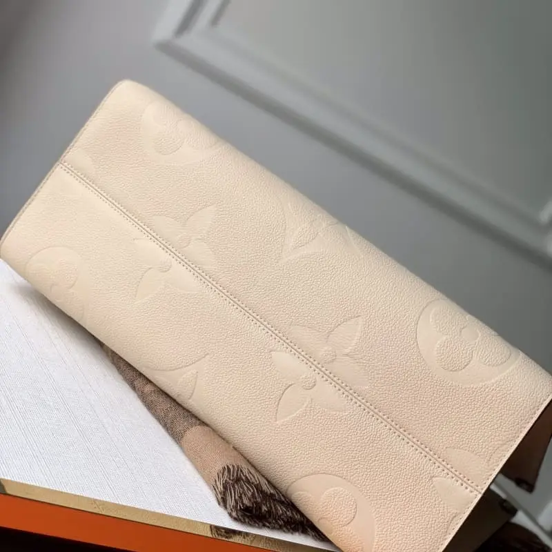 M44921 S1 41x34x19cm High Quality Bags - Image 3