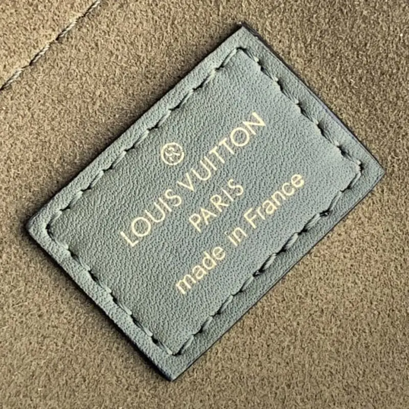 M44797 21x17x8cm High Quality Bags - Image 3