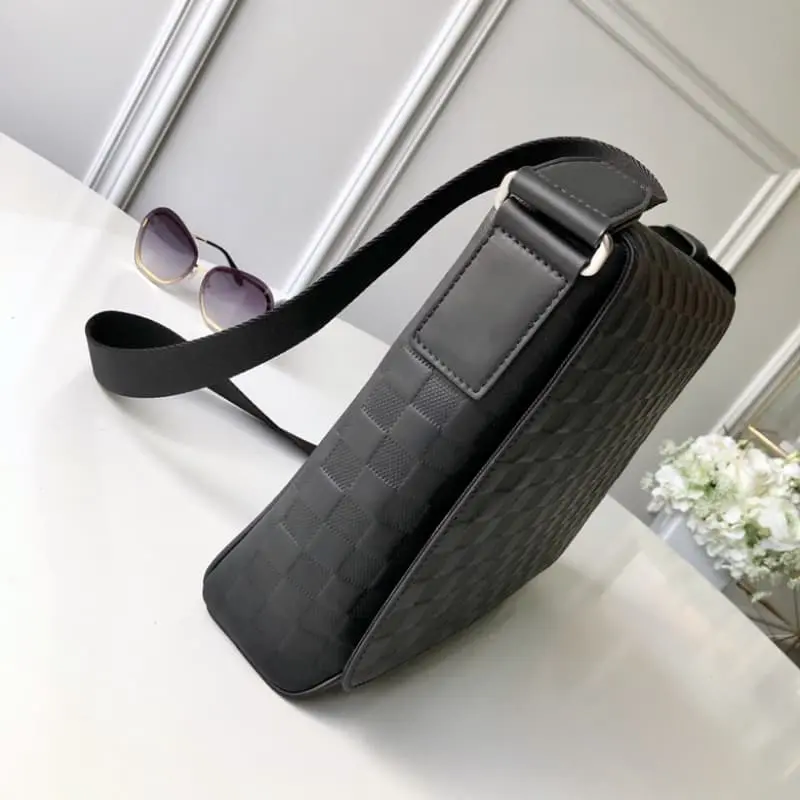 N41038 33x28x7cm High Quality Bags - Image 4