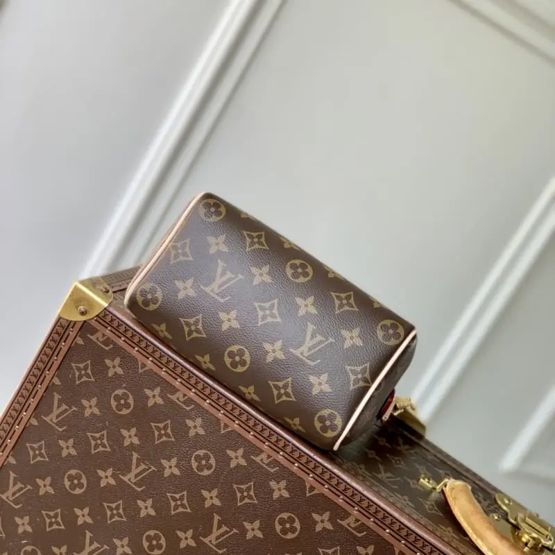 M46970 18x12.5x11cm High Quality Bags - Image 4