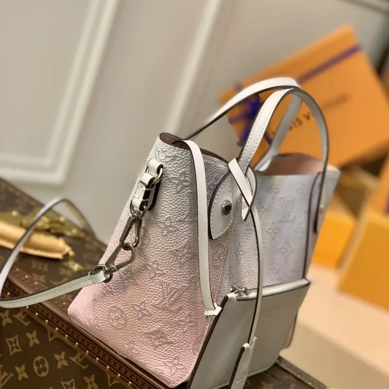 M54353 34x18x13cm High Quality Bags - Image 3