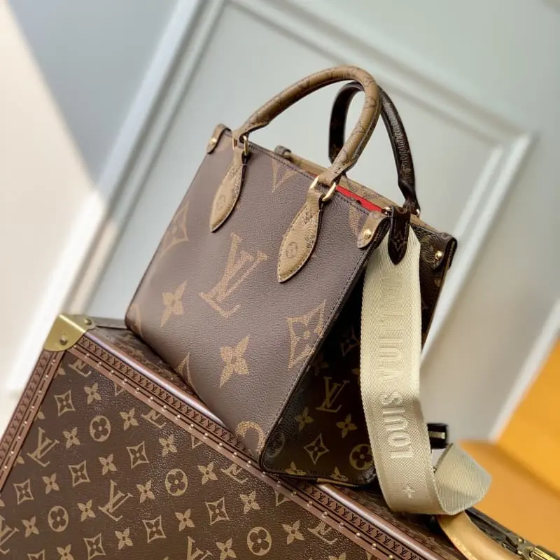 M46373 25x19x11.5cm High Quality Bags - Image 4