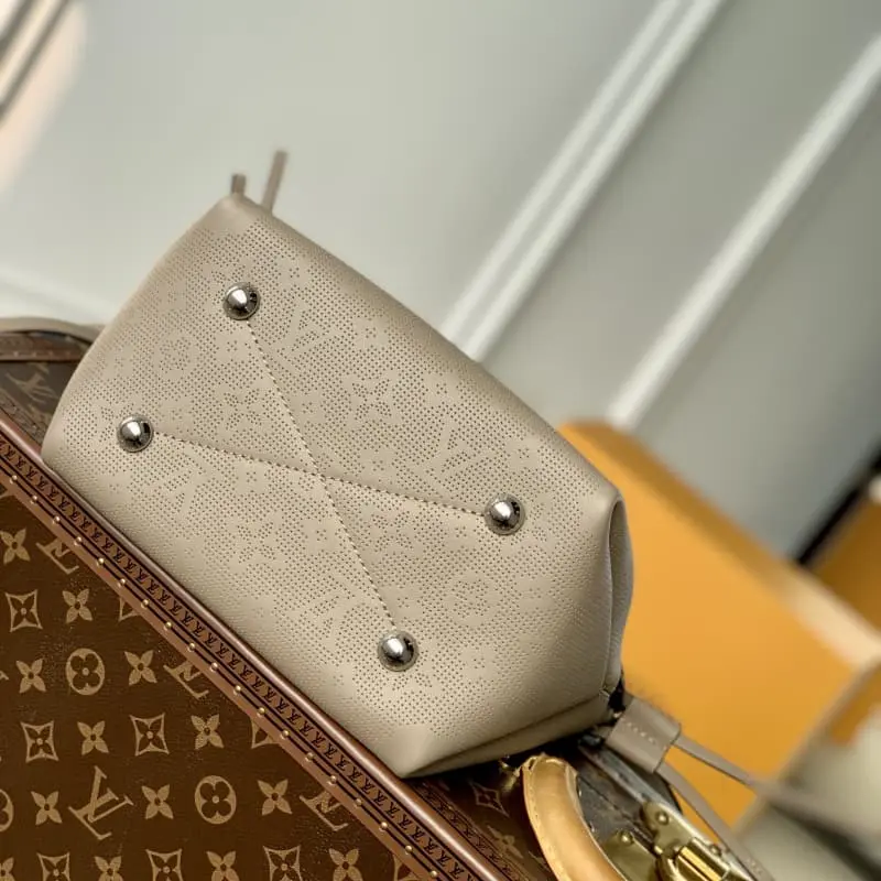 M21886 19x22x14cm High Quality Bags - Image 4