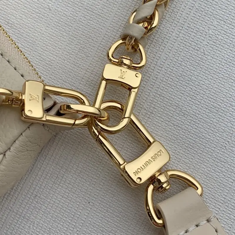 M80447 White 24x13.5x4cm High Quality Bags - Image 3