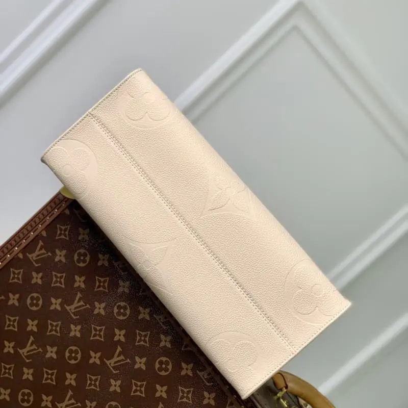 M45595 White Embossed S1 35x27x14cm High Quality Bags - Image 4