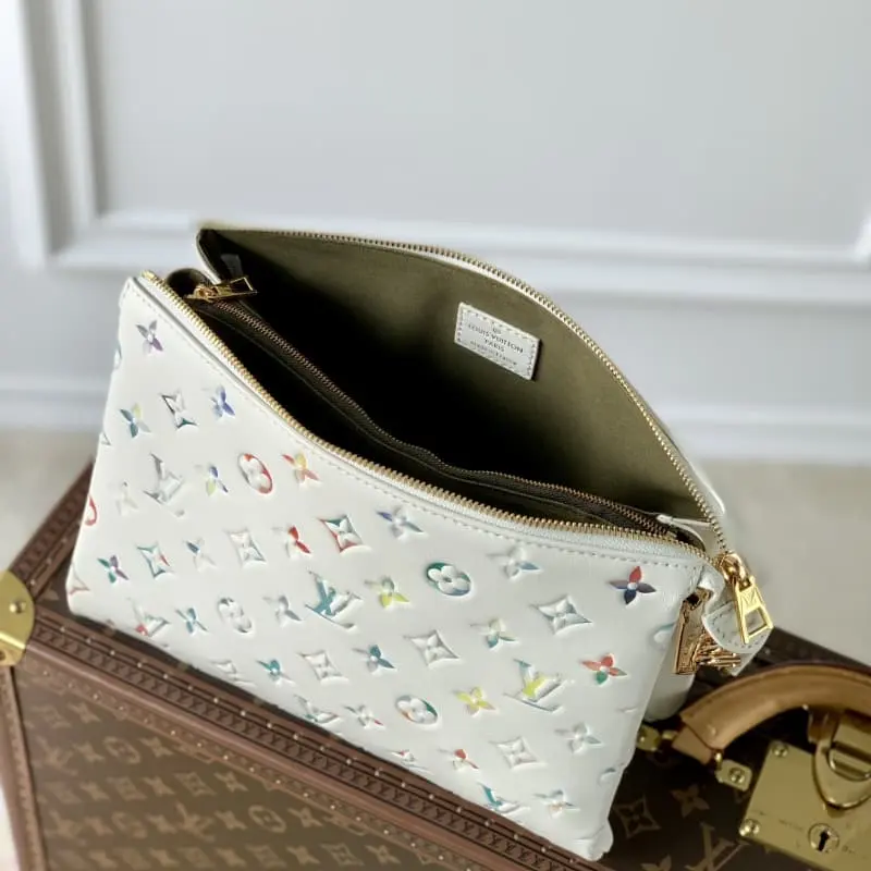 M21209 26x20x12cm High Quality Bags - Image 3