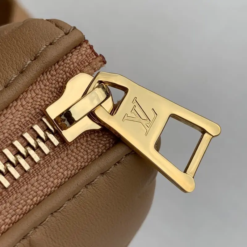 M57793 26x20x12cm High Quality Bags - Image 3