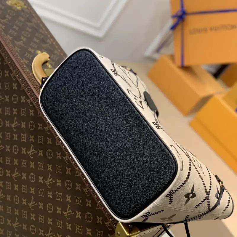 M46039 31x28x14cm High Quality Bags - Image 3