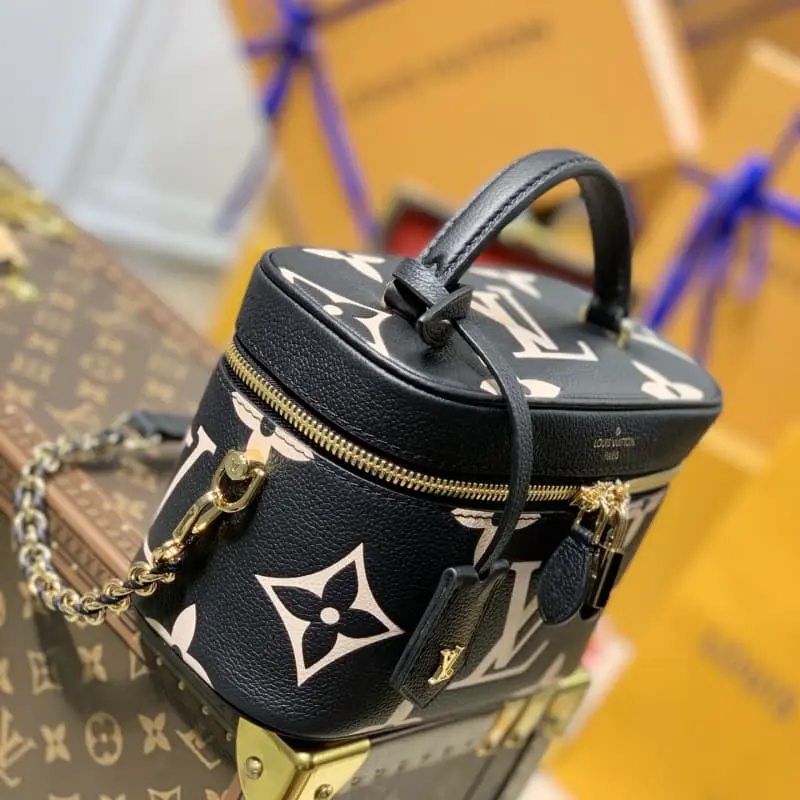 M45780 19x13x11cm High Quality Bags - Image 3