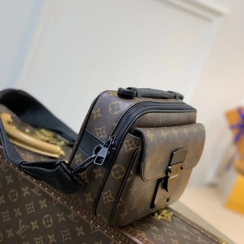 M45806 22x18x8cm High Quality Bags - Image 3