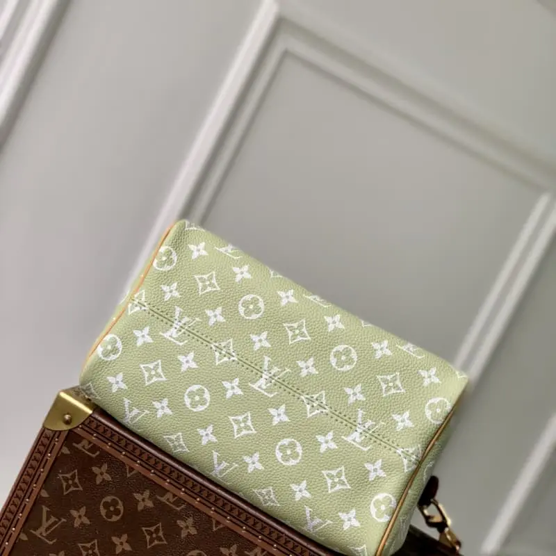 M24443 15x15x25cm High Quality Bags - Image 4