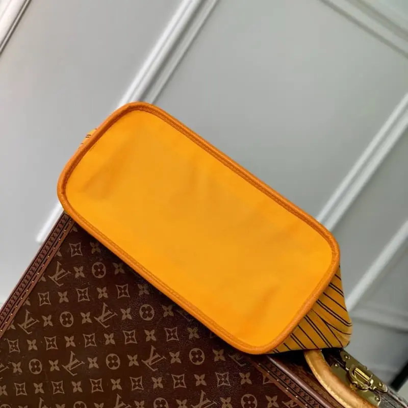 M11947 28x14x31cm High Quality Bags - Image 5