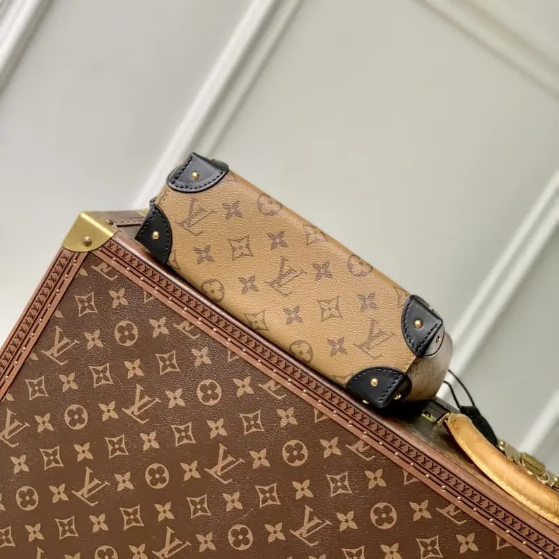 M13324 23x9x23cm High Quality Bags - Image 4