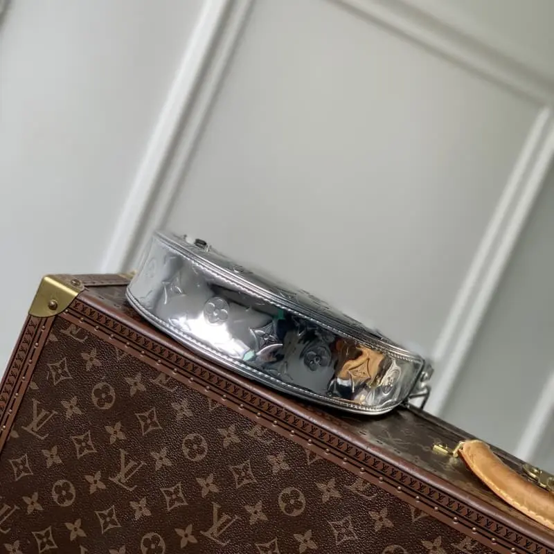 M11833 Silver 23x13x6cm High Quality Bags - Image 4