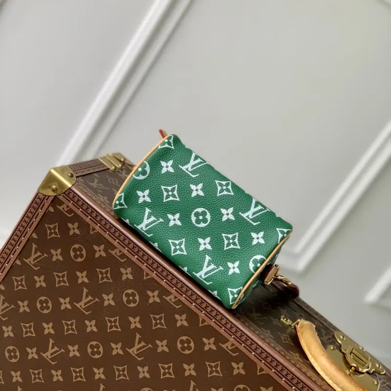 M24419 Green 18x12x10cm High Quality Bags - Image 4