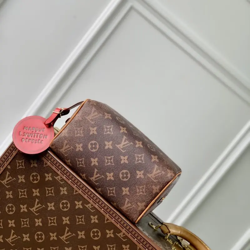 M11765 23x13x12cm High Quality Bags - Image 4