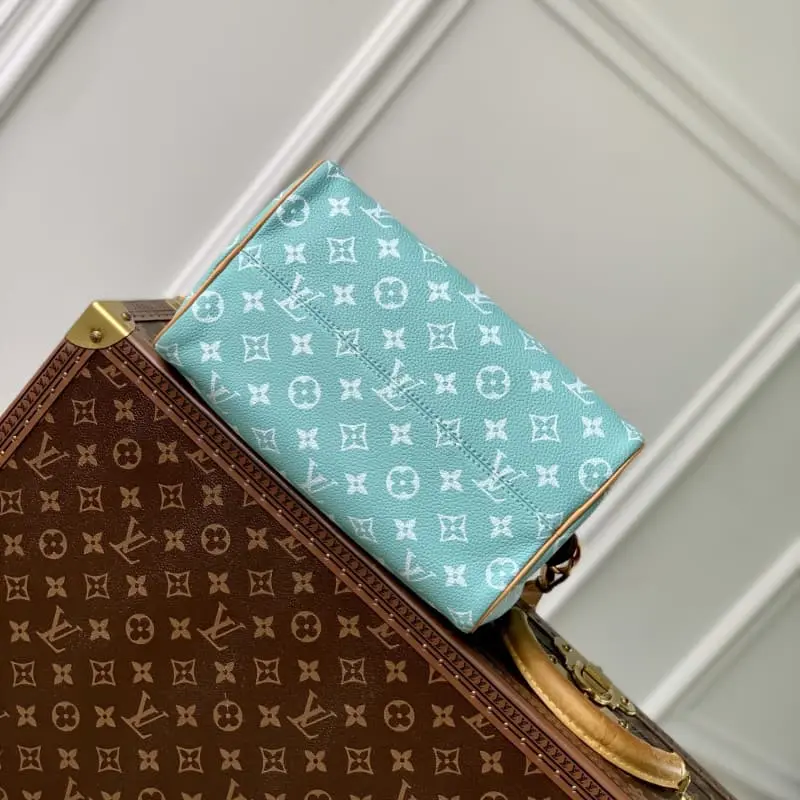 M24423 Light Green 25x15x15cm High Quality Bags - Image 4