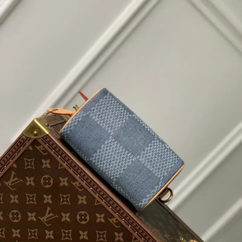 N40682 HH30 18x12x10cm High Quality Bags - Image 4