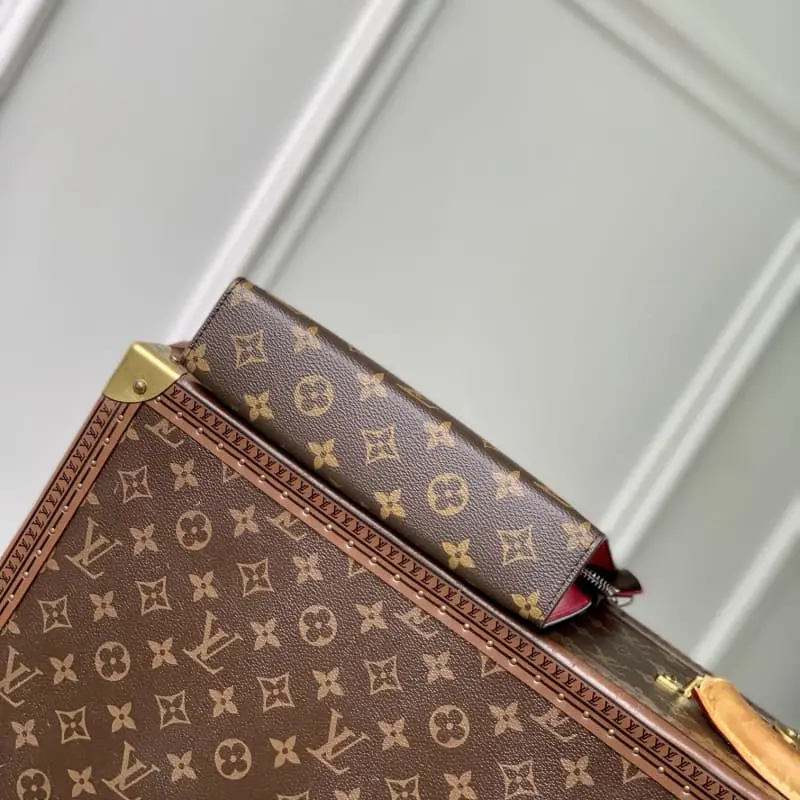 M81124 Rose Red 18.5x11x6.5cm High Quality Bags - Image 4