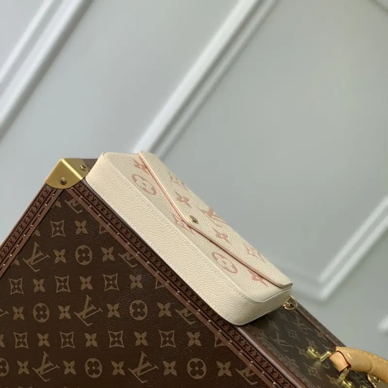 M69977 21x12x3cm High Quality Bags - Image 4