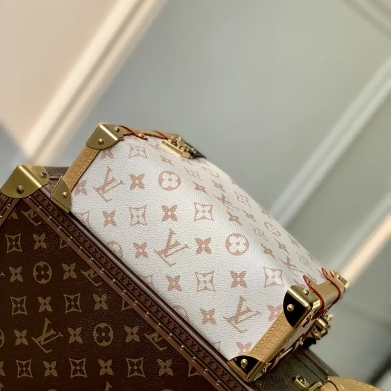 M46907 White Flower 21x14x6cm High Quality Bags - Image 4