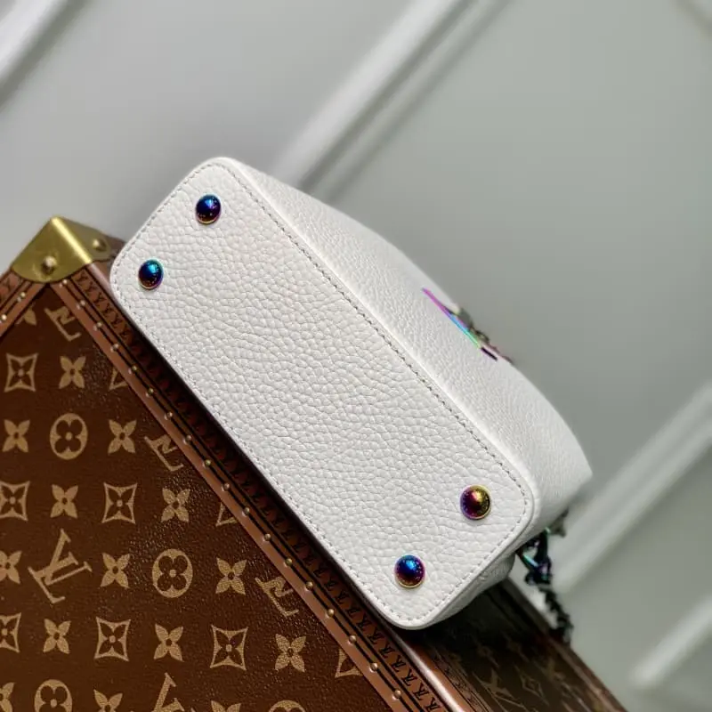 M22055 WhiteMini 21x14x9cm High Quality Bags - Image 4