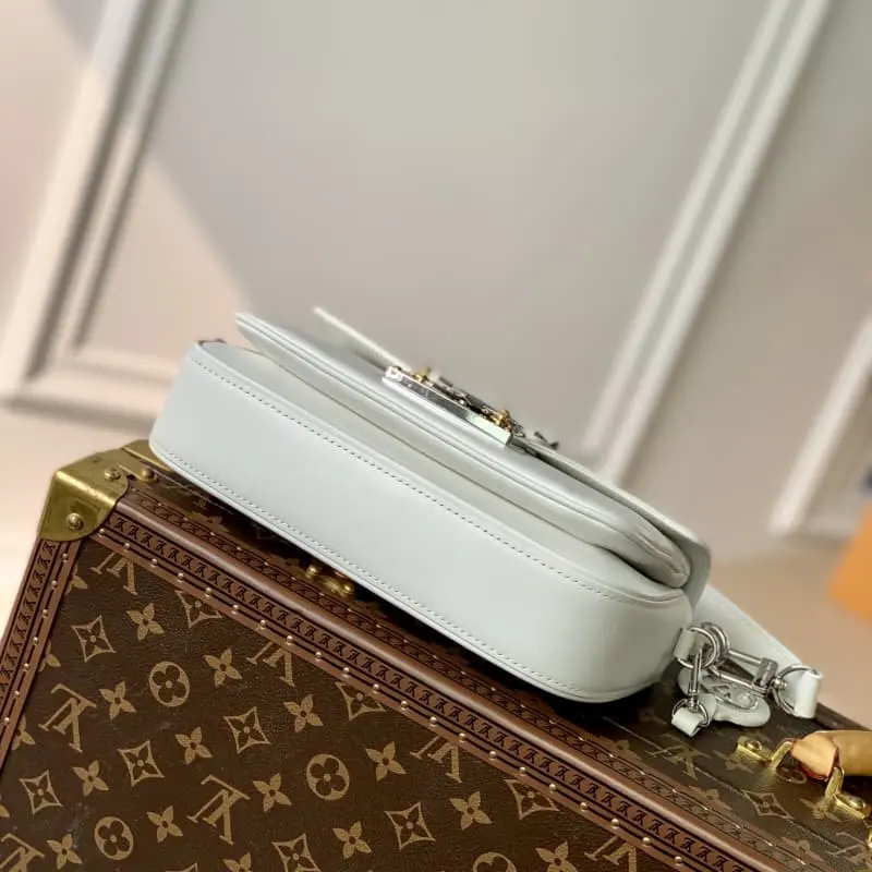 M20395 24x15x6cm High Quality Bags - Image 4